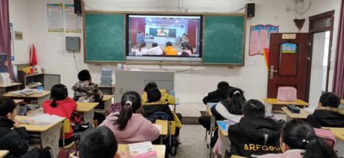 展示英語風(fēng)采，培養(yǎng)英語自信——西湖中心小學(xué)首屆英語文化藝術(shù)節(jié)圓滿落幕
